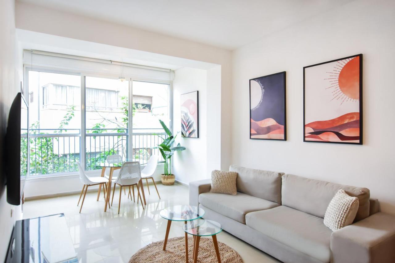 Morning Light Near Gordon Beach By Holyguest Tel Aviv Exterior photo