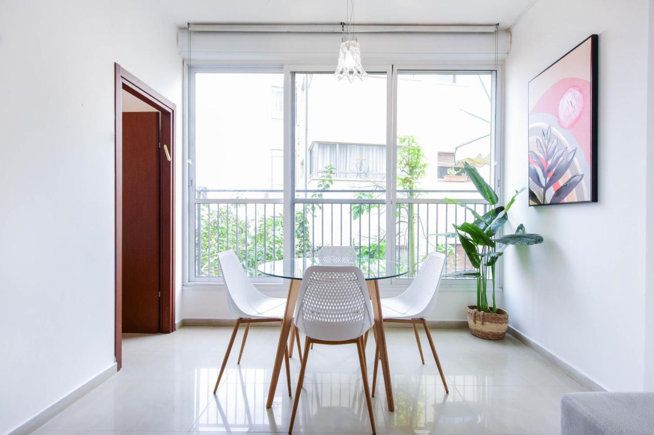 Morning Light Near Gordon Beach By Holyguest Tel Aviv Exterior photo