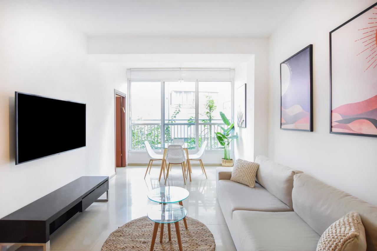Morning Light Near Gordon Beach By Holyguest Tel Aviv Exterior photo