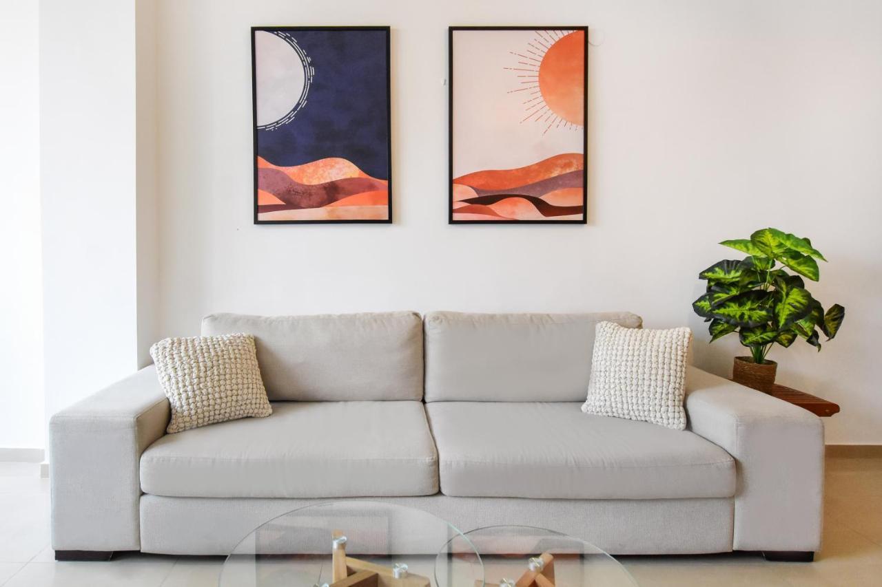 Morning Light Near Gordon Beach By Holyguest Tel Aviv Exterior photo