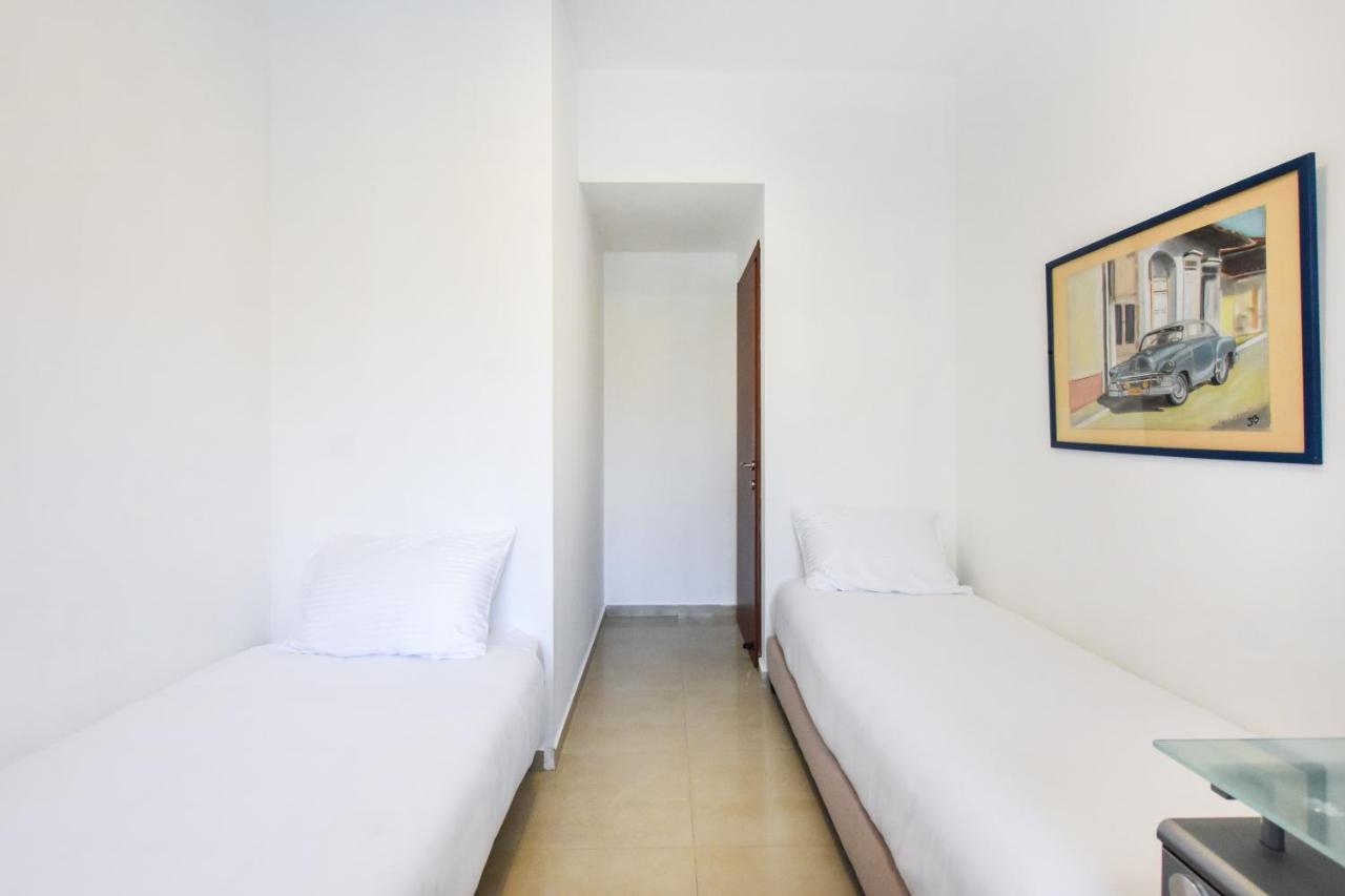 Morning Light Near Gordon Beach By Holyguest Tel Aviv Exterior photo